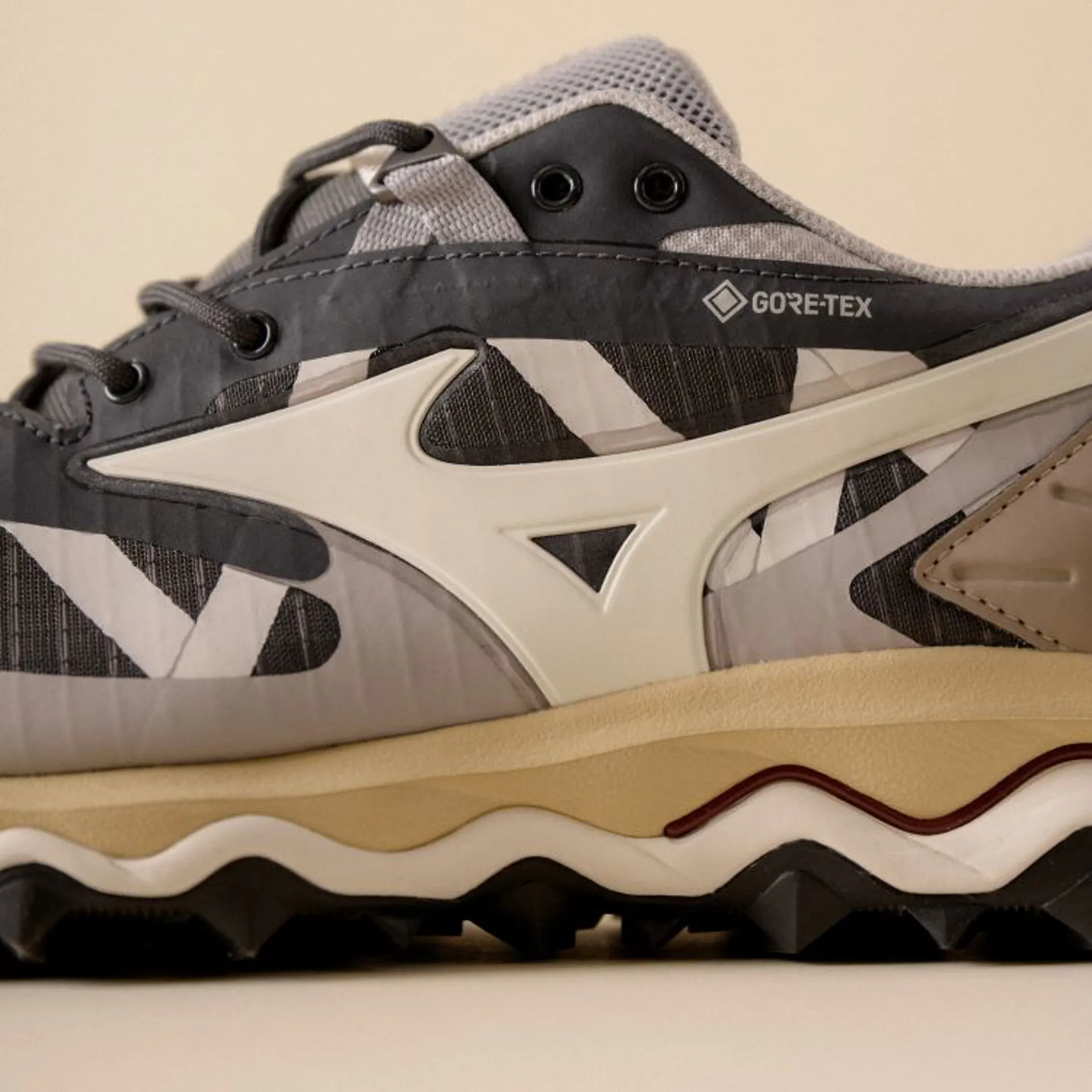 Mizuno Wave Mujin TL GTX Ebony/Pristine/Vintage Khaki