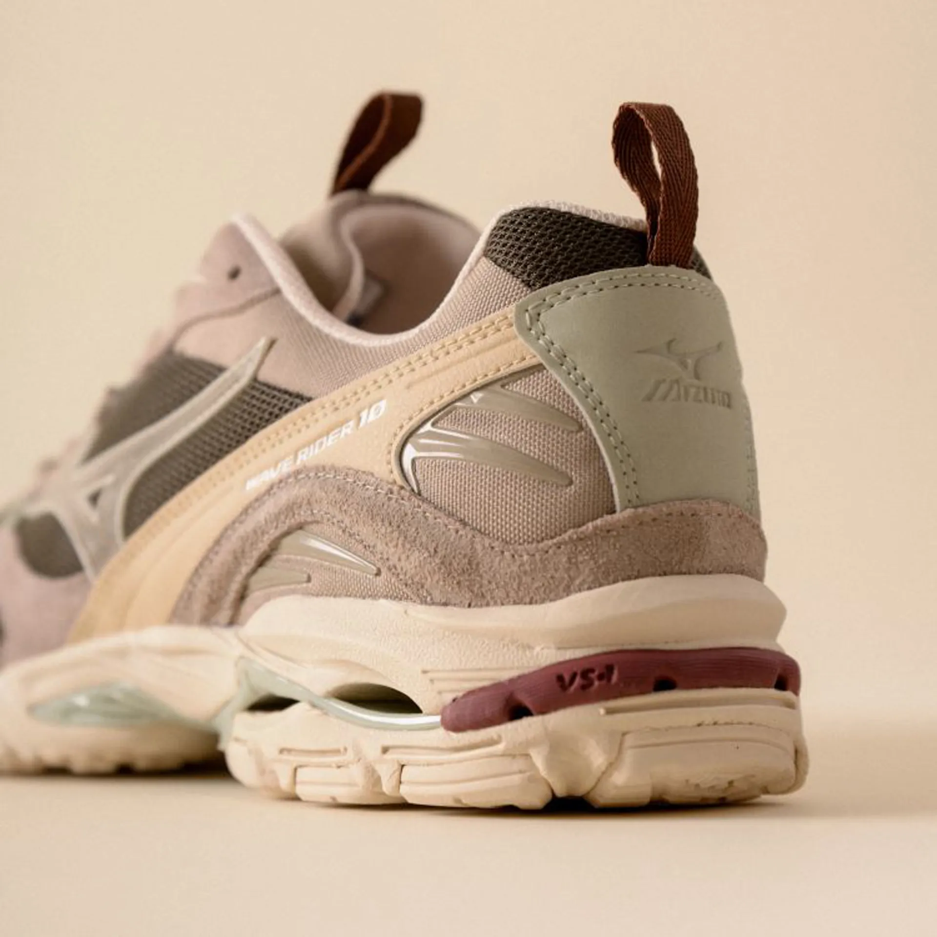 Mizuno Wave Rider 10 Premium Beluga/Vintage Khaki/Mojave Desert